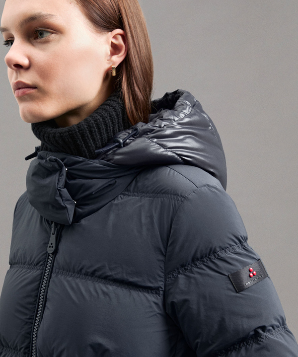Daunenjacke mit Kapuze aus Kontrastmaterial - Peuterey