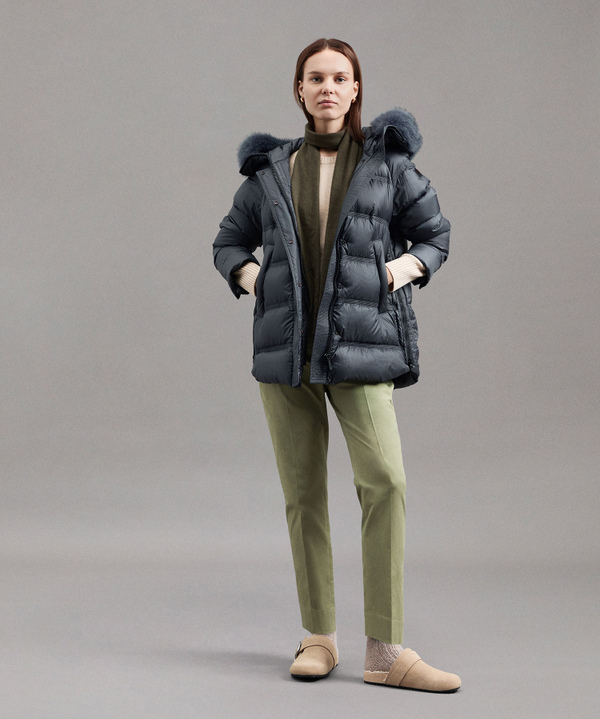 Puffer Jacket Con Cappuccio Bordato In Pelliccia - Peuterey