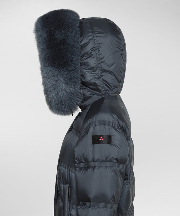 Puffer Jacket Con Cappuccio Bordato In Pelliccia - Peuterey