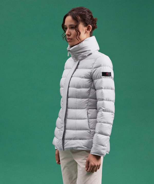 KURZE DAUNENJACKE AUS 100 % RECYCELTEM POLYESTER - Peuterey