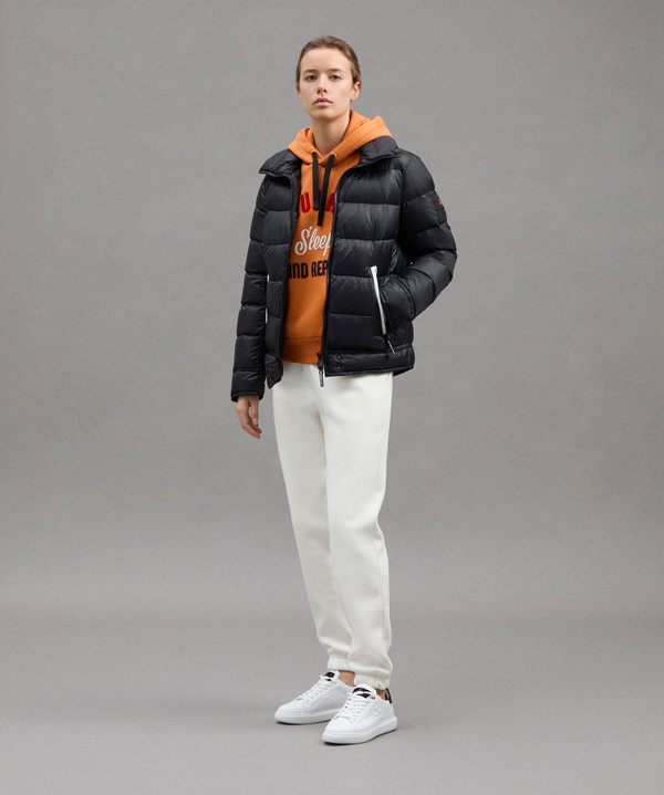 Umweltfreundliche, kurze und sportliche Daunenjacke - Peuterey