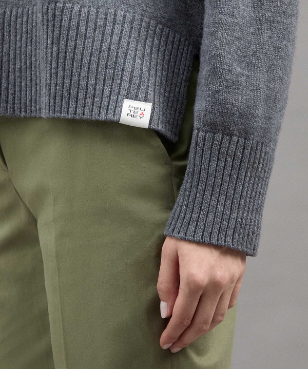 PULLOVER AUS KASCHMIRMISCHUNG MIT KONTRASTREICHEN DETAILS - Peuterey