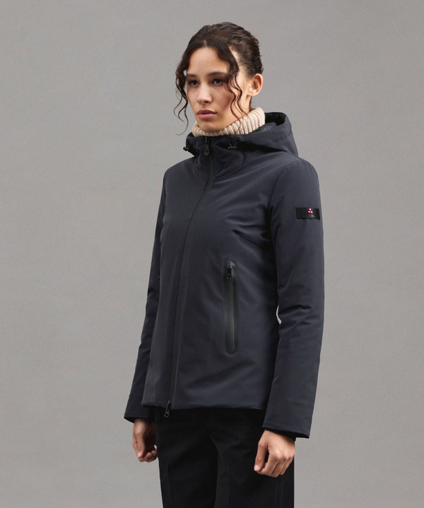 WINDDICHTE SLIM FIT JACKE AUS BI-STRETCH-NYLON - Peuterey