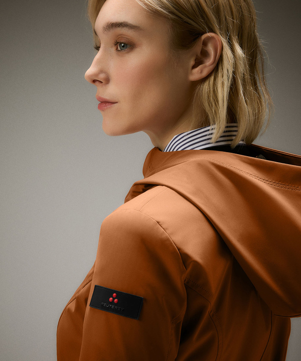 Kurzer, schmal geschnittener Windbreaker - Peuterey