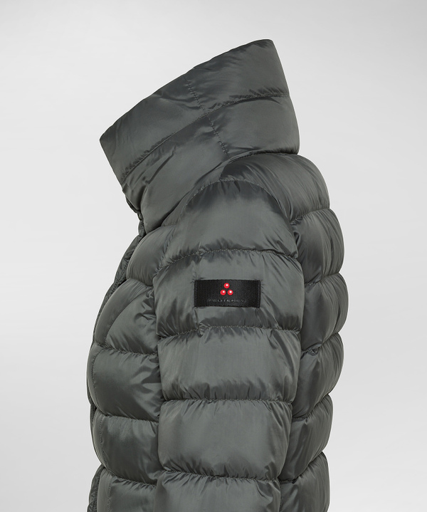 Kurze Daunenjacke mit hohem Kragen - Peuterey