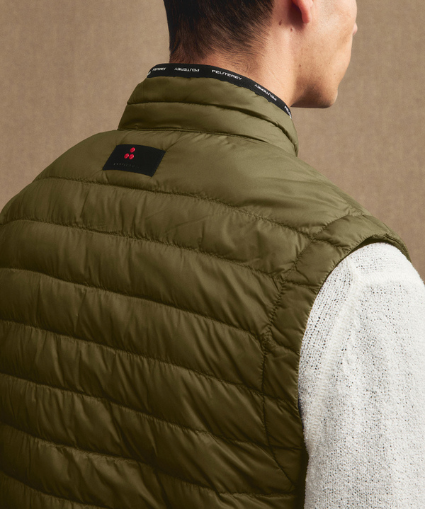 Ultra-lightweight and semi-shiny padded vest - Peuterey