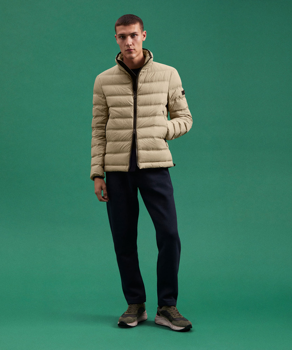 SPORTLICHE DAUNENJACKE AUS RECYCELTEM NYLON - Peuterey