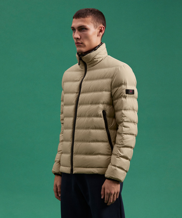 SPORTLICHE DAUNENJACKE AUS RECYCELTEM NYLON - Peuterey