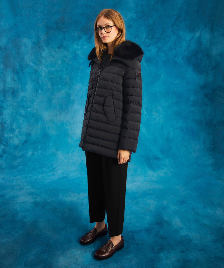 Long down jacket with matching colour fur - Timeless and iconic jackets for women | Peuterey