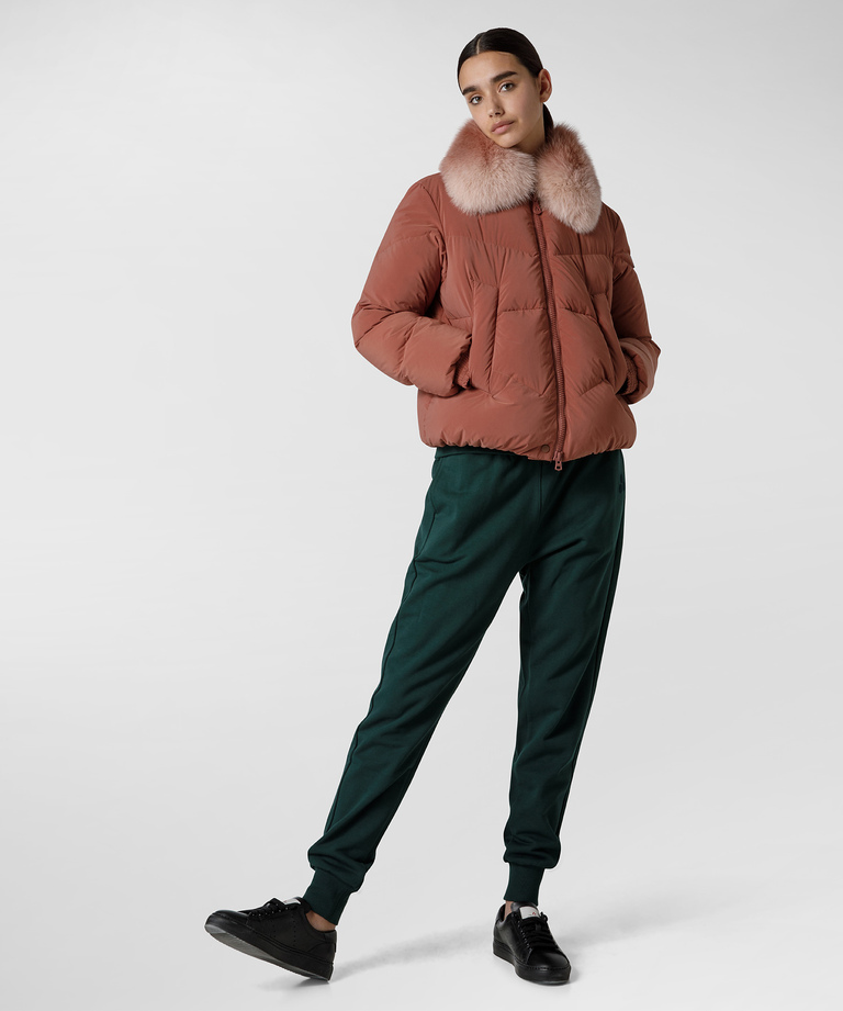 Strukturierte, weiche und leichte Daunenjacke - Zeitlose Kleidung für Damen - Ikonische Jacken | Peuterey