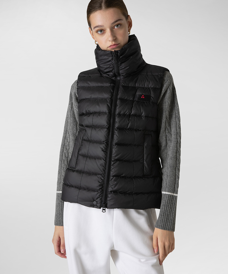 100% recycled polyester down vest - Fall-Winter 2022 Womenswear Collection | Peuterey