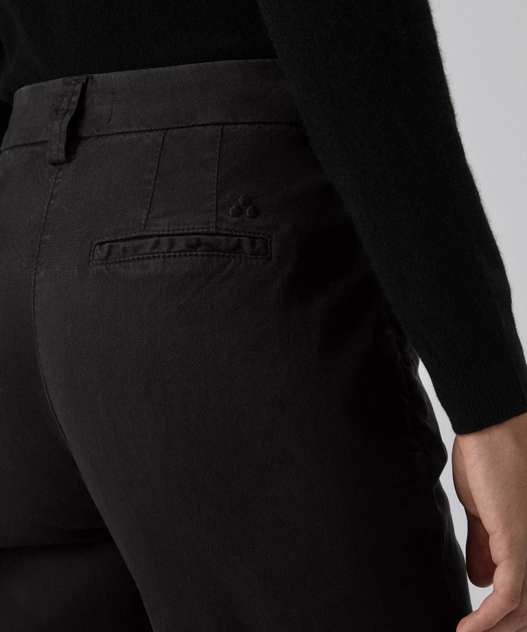 Pantaloni in gabardina stretch