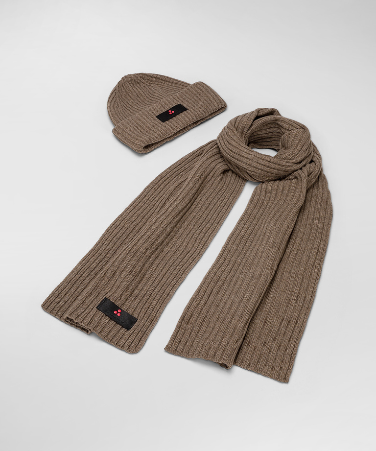 Ribbed scarf and hat set