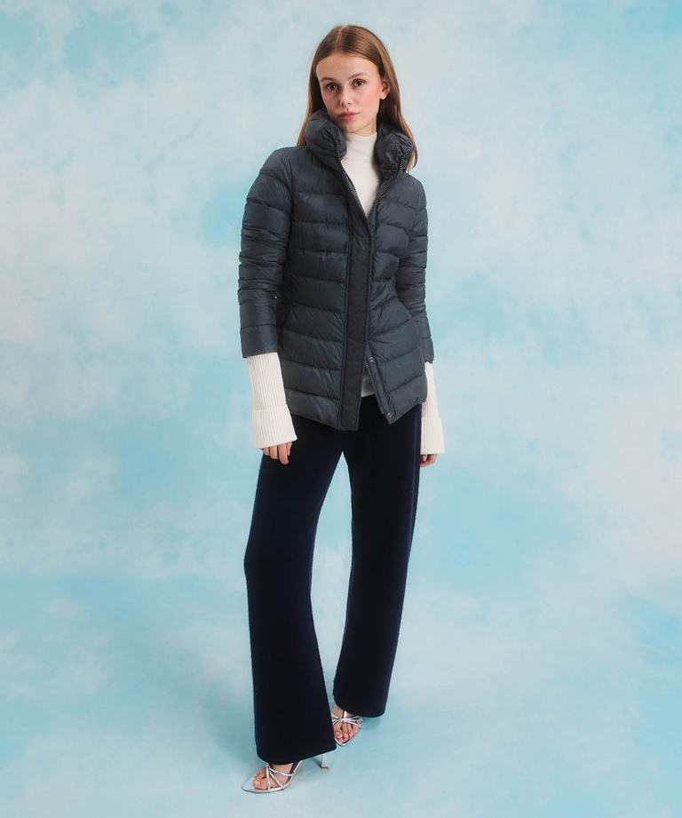 Superleichte Daunenjacke, normale Passform - Zeitlose Kleidung für Damen - Ikonische Jacken | Peuterey