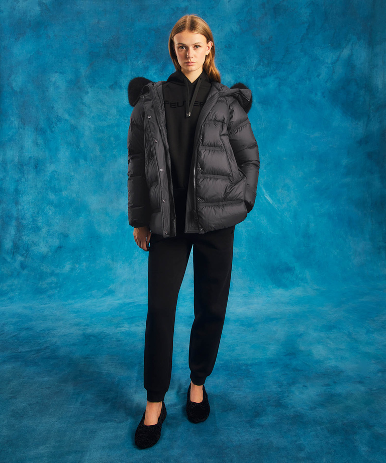 Fashion and functional superlight down jacket - Fall-Winter 2022 Womenswear Collection | Peuterey
