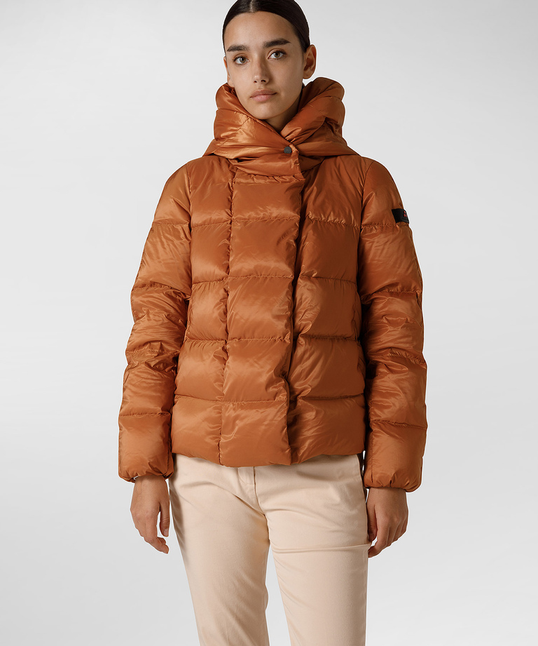 Superleichte Jacke aus Recycling-Gewebe - Kurze Daunenjacken für Damen | Peuterey