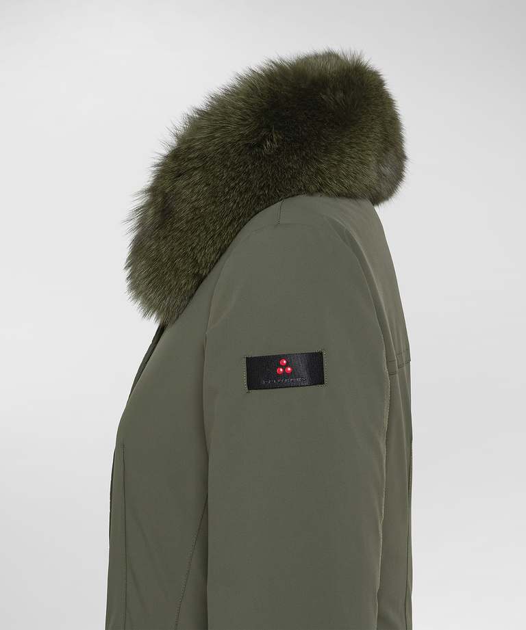 Slim jacket with fur