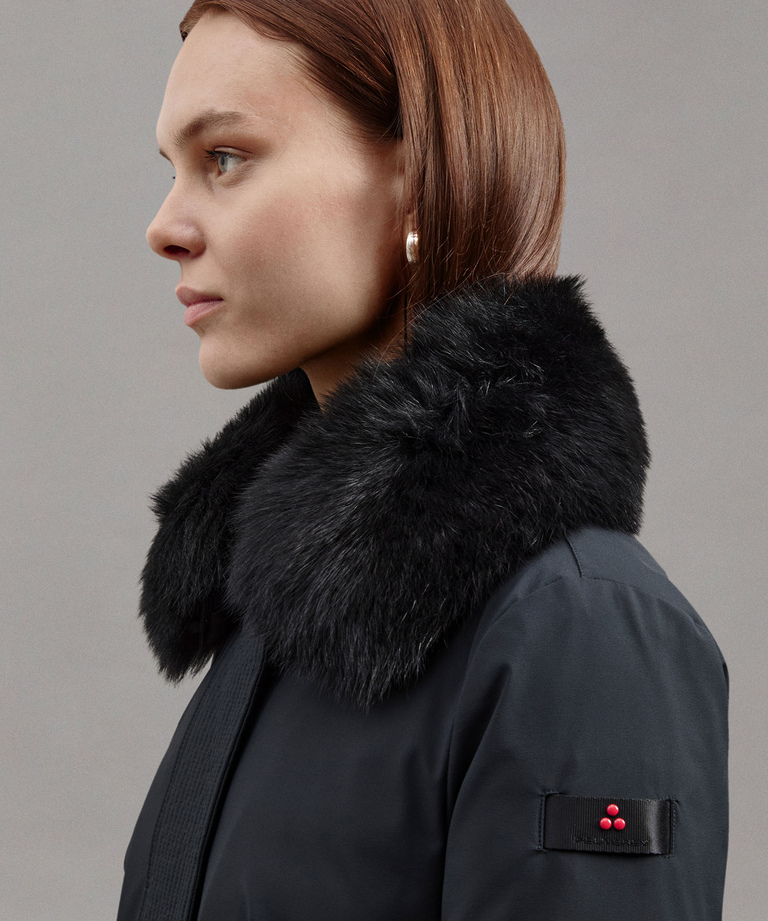Slim jacket with fur
