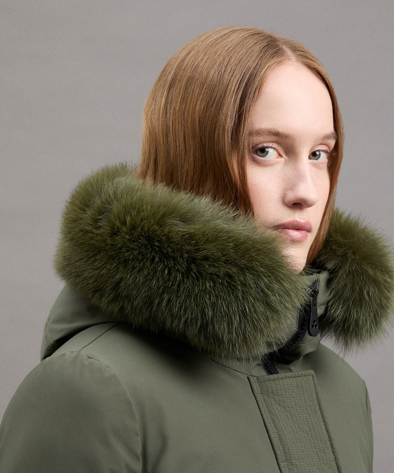 Slim fit jacket with matching colour fur