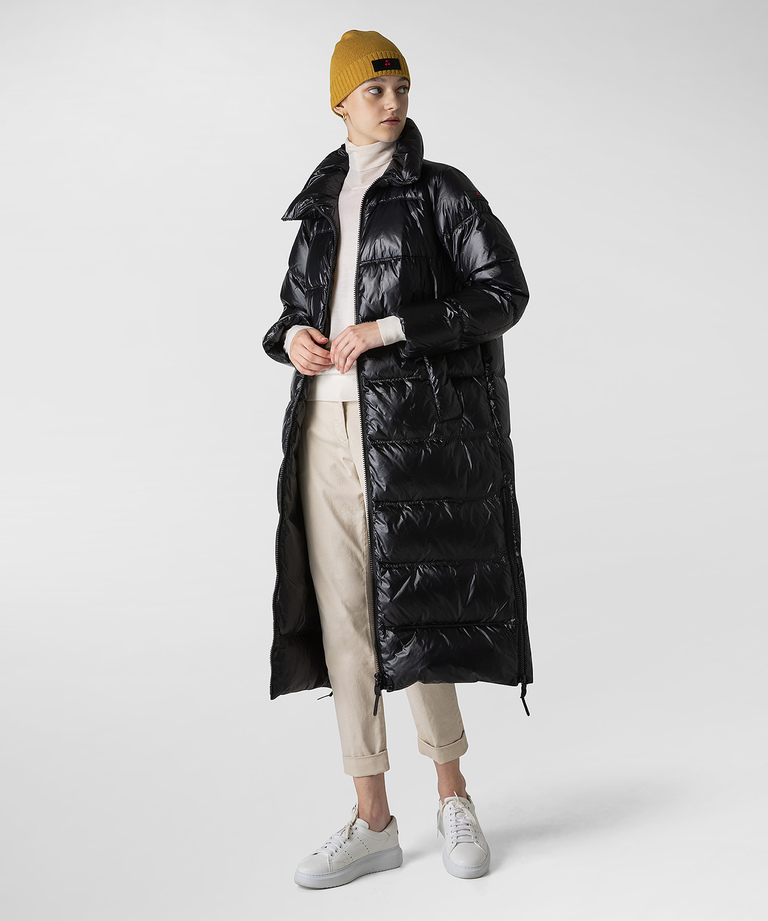 Lange Daunenjacke mit hohem Kragen - Winterkleidung für Damen | Peuterey
