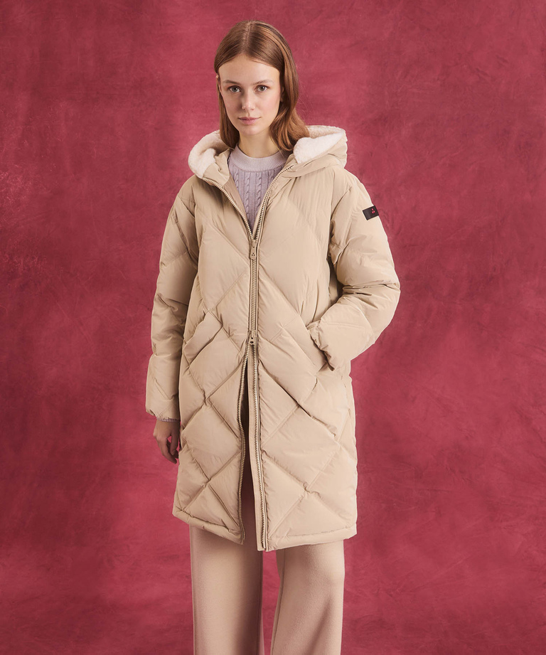 Long down jacket with teddy lined hood - Fall-Winter 2023 Womenswear Collection | Peuterey