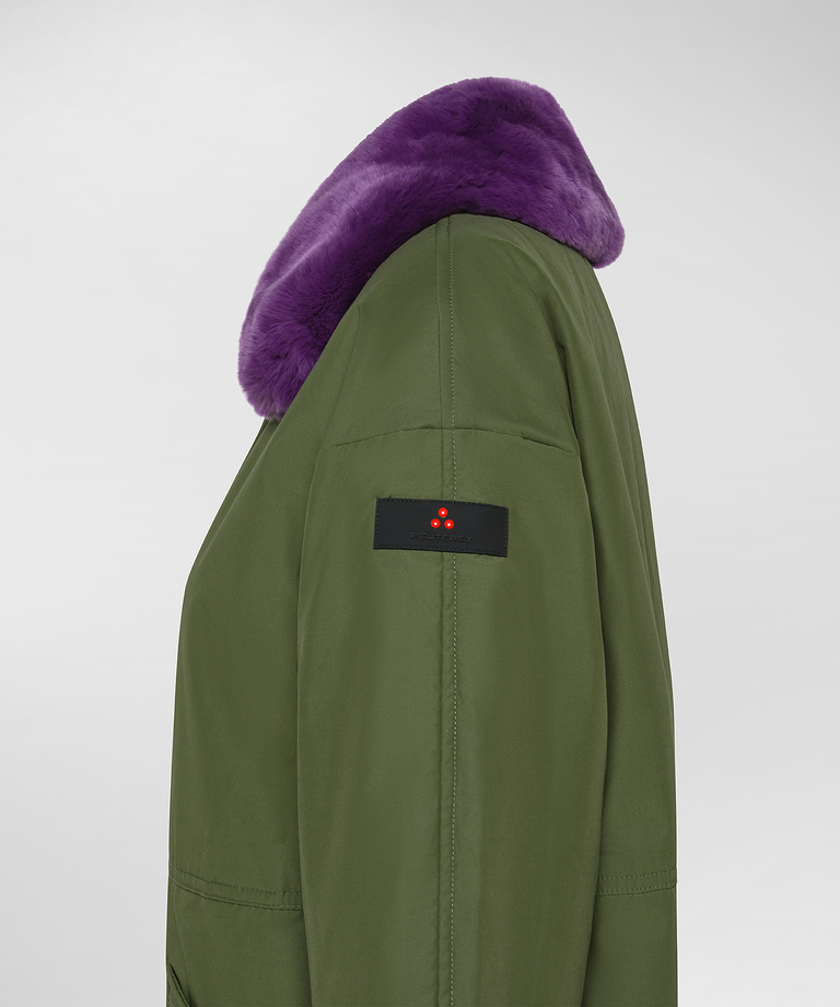 Reversible jacket with detachable fur collar