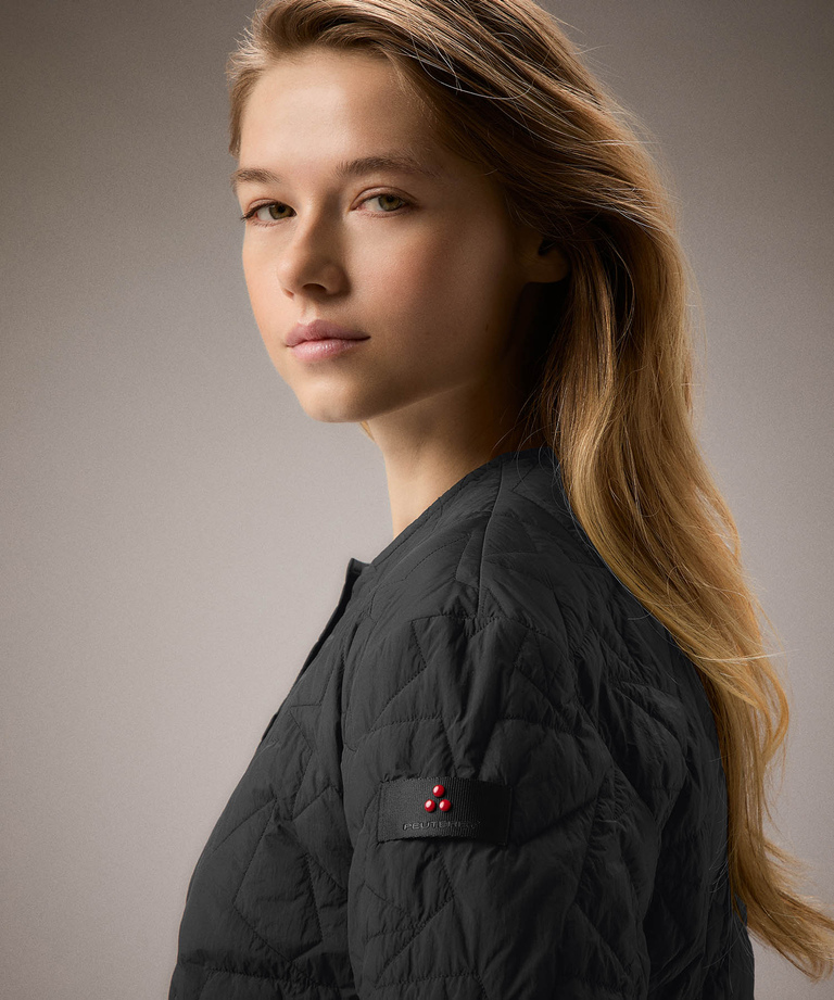 Lightweight down jacket with star quilting