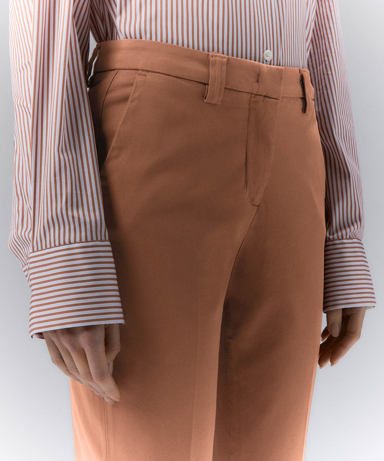 Pantaloni chino in cotone stretch