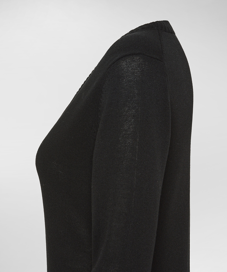 Maglia con scollo a V in tricot