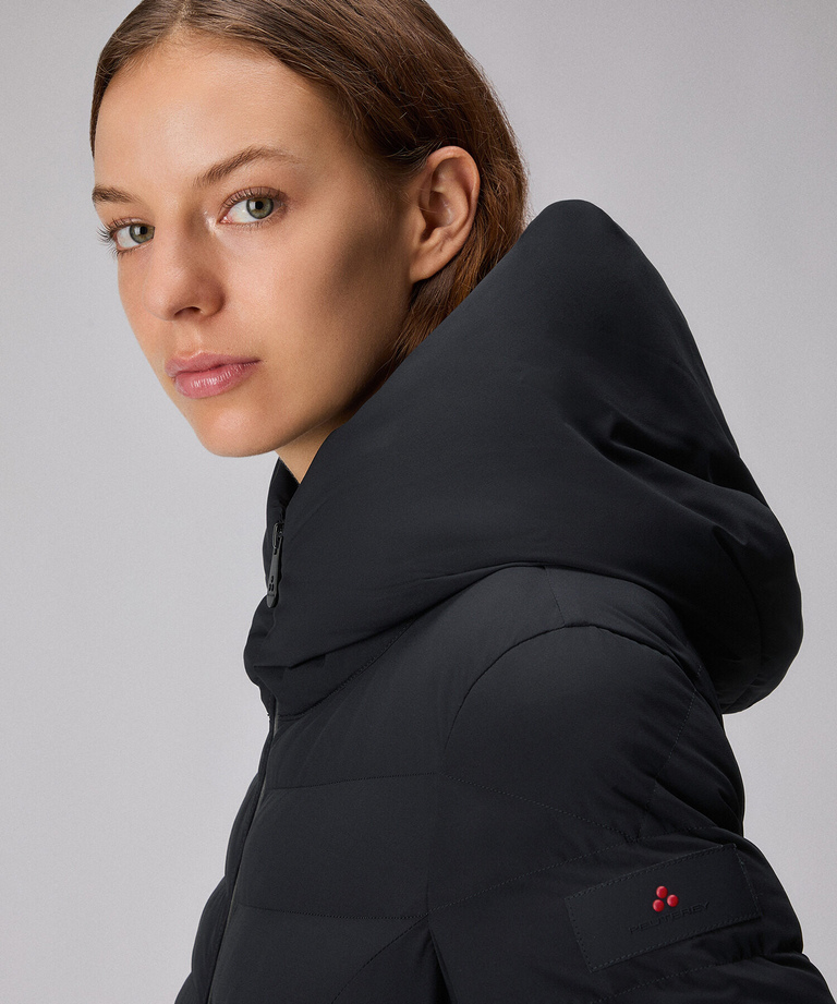 Narrow-groove hooded down jacket