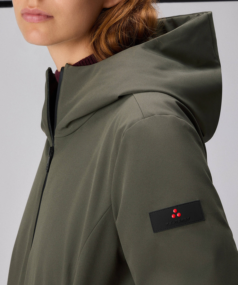Active bi-stretch nylon jacket