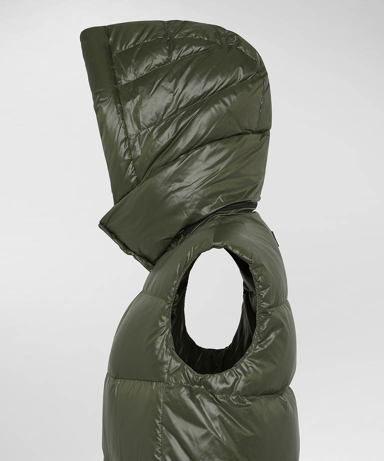 Long vest with drawstring