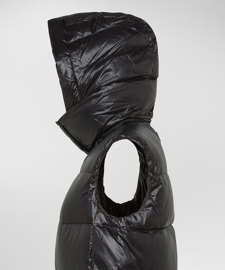 Long vest with drawstring