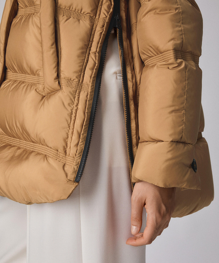 Puffer jacket with fur trim