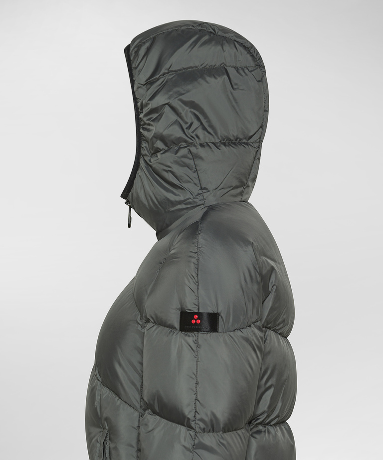 Puffer jacket with contrasting details