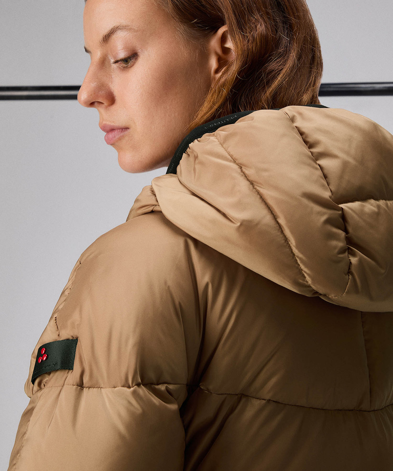 Puffer jacket with contrasting details