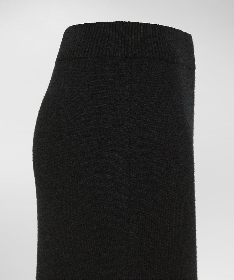 Long carded wool skirt