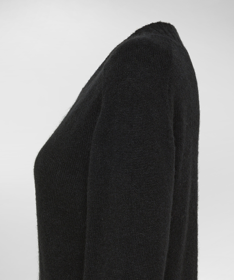 Alpaca blend V-neck pullover