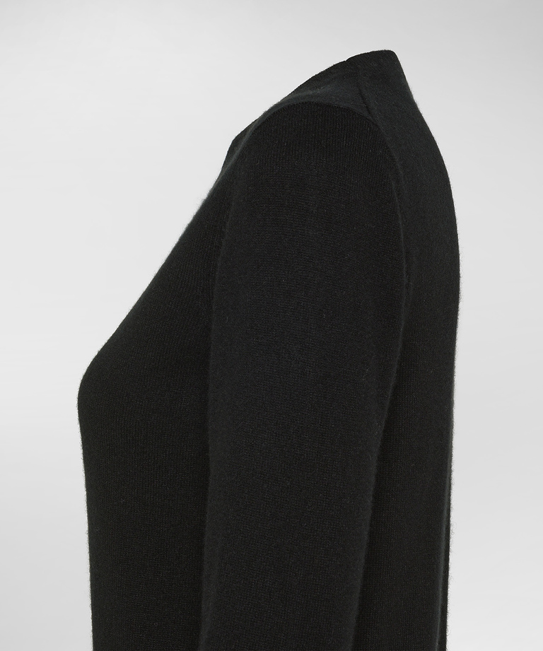100% cashmere sweater