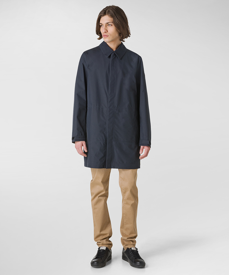 Superleichter und minimalistischer Trenchcoat - Öko Kleidung für Herren | Peuterey