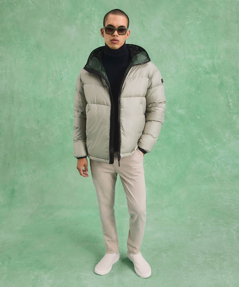 Bequeme Daunenjacke, klarer Stil - Zeitlose Kleidung für Herren - Ikonische Jacken | Peuterey