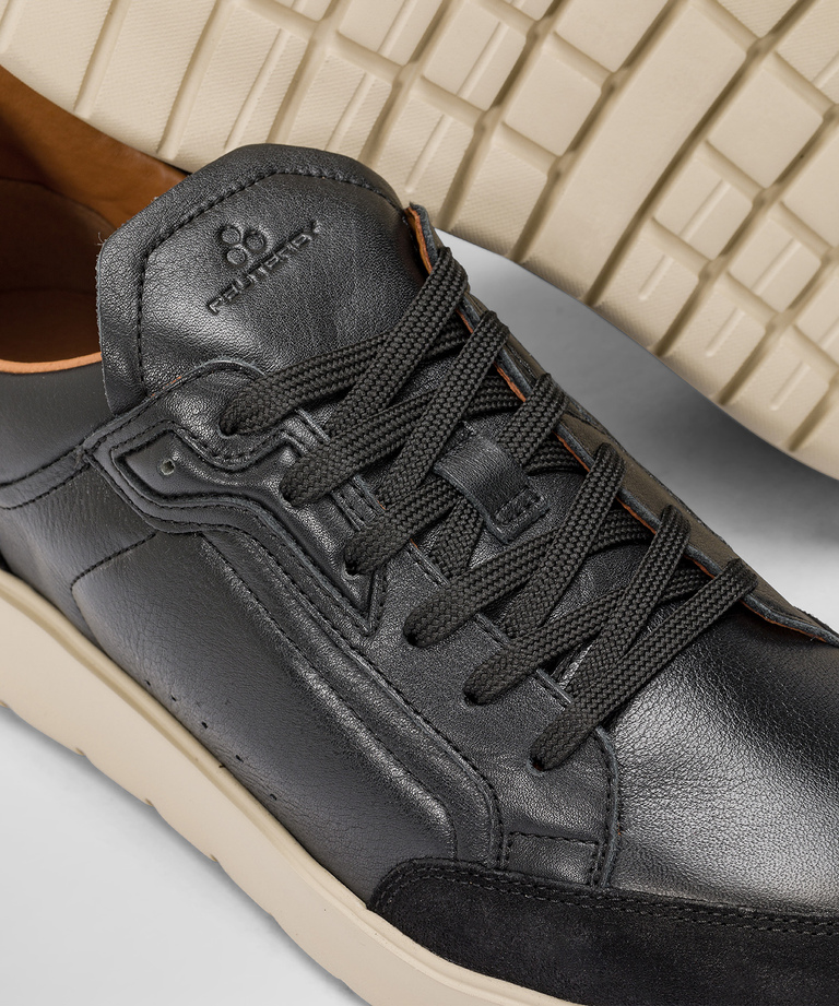 LEDER-SNEAKERS MIT FARBIGEN VELOURSLEDER-DETAILS