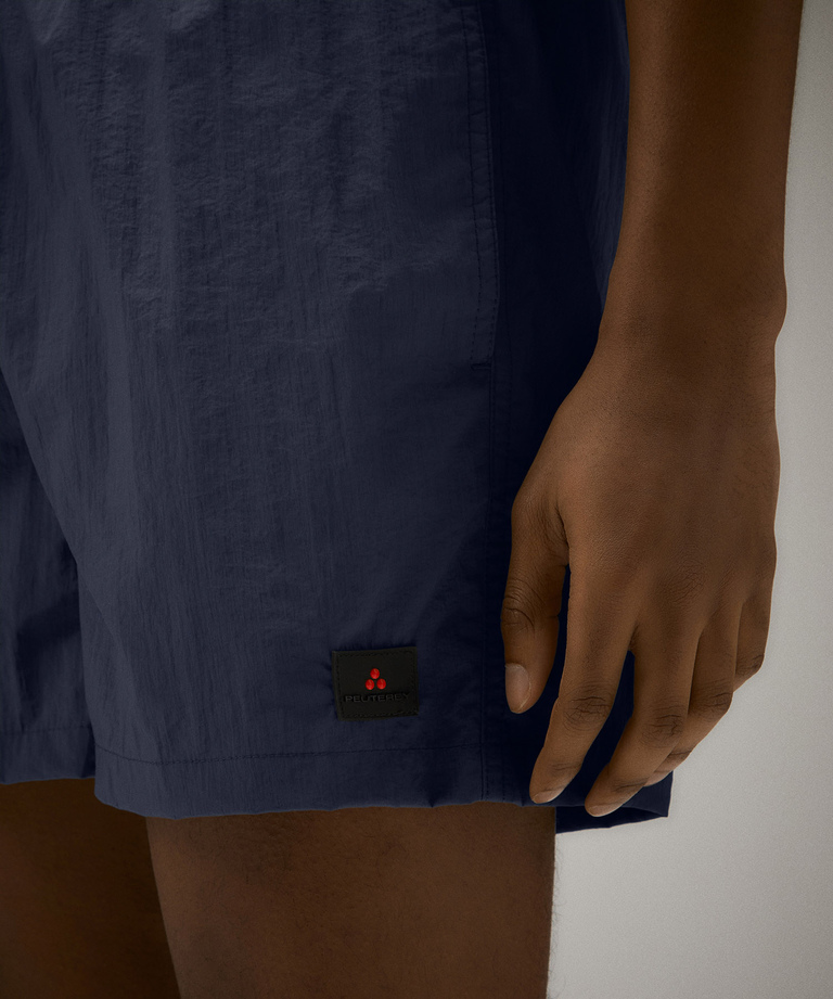Crinkle effect board shorts