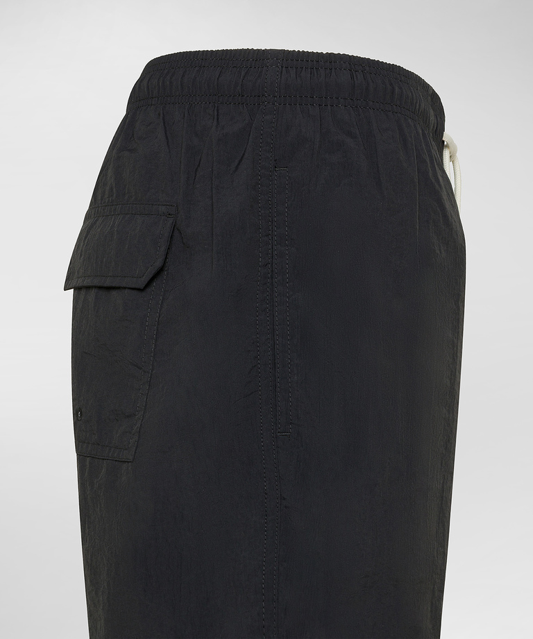 Crinkle effect board shorts