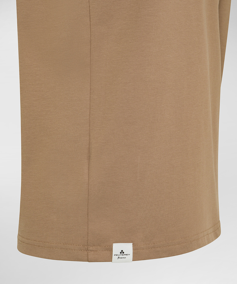 Minimalistisches und vielseitiges T-Shirt