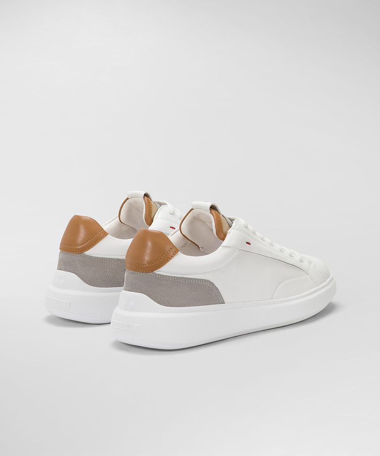 Sneakers with contrasting details