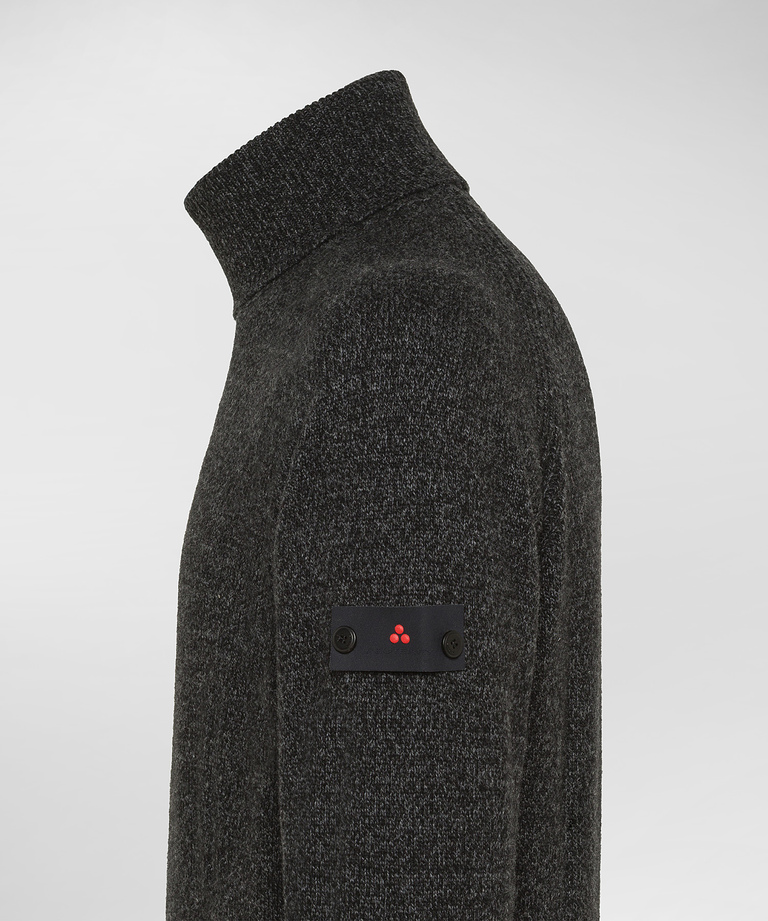 Maglione collo alto moulinè