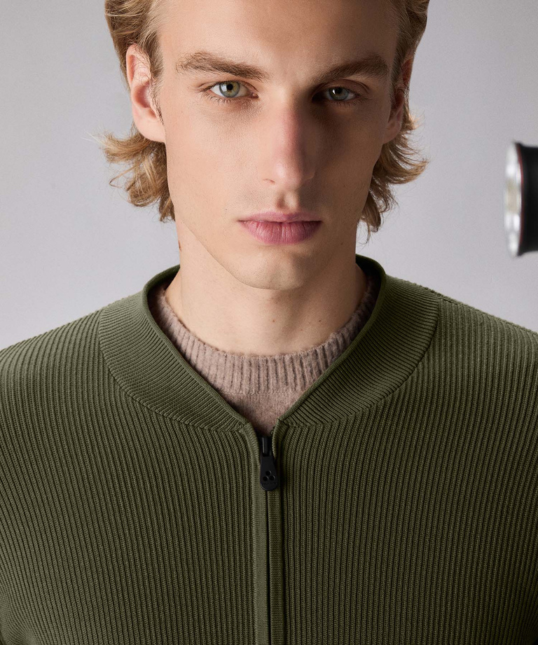 Cotton sweater with zip