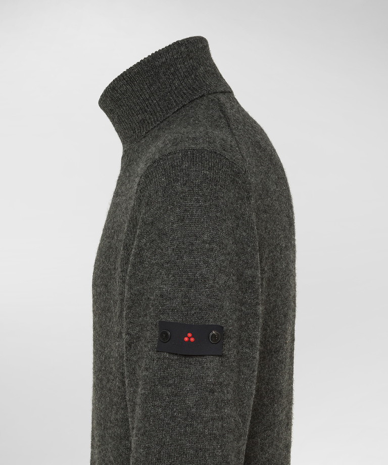 Yak wool blend turtleneck