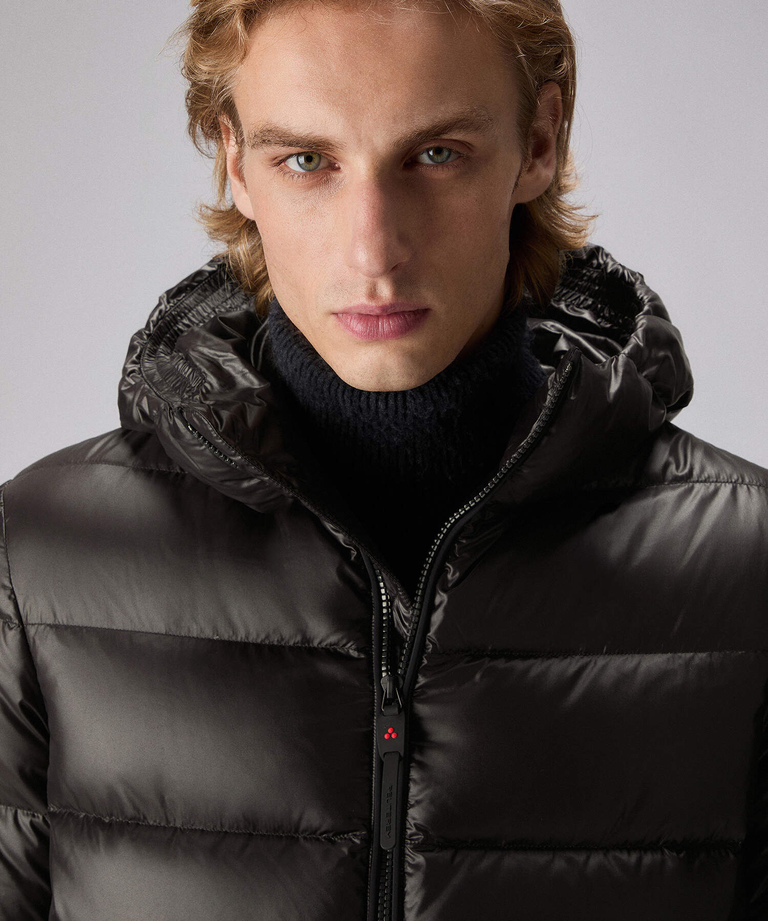 Glänzende Daunenjacke aus Nylon